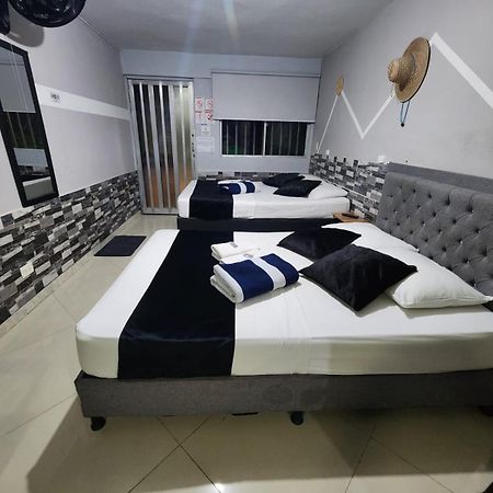 Hotel Medellin Calasanz Екстер'єр фото