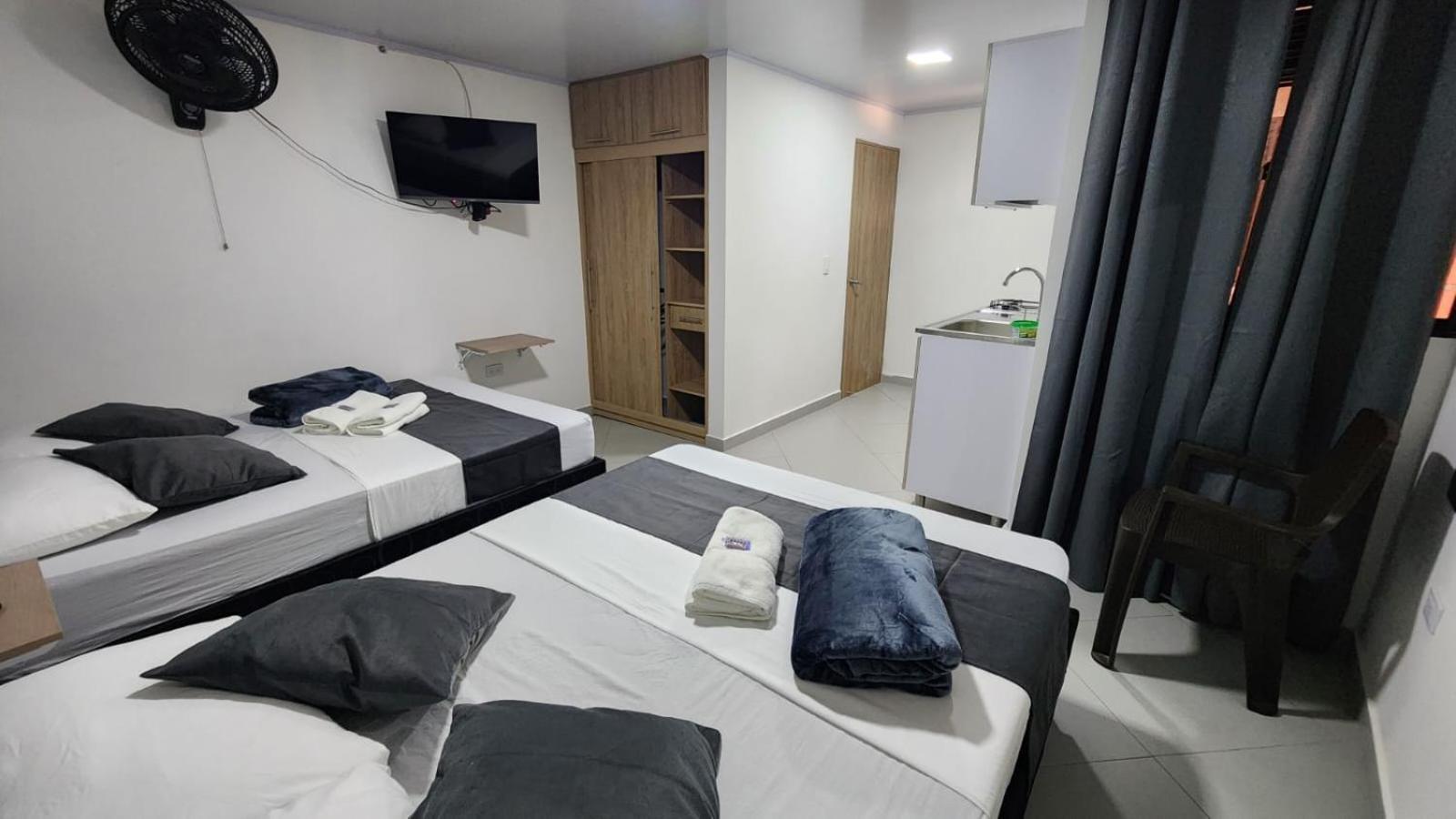 Hotel Medellin Calasanz Екстер'єр фото
