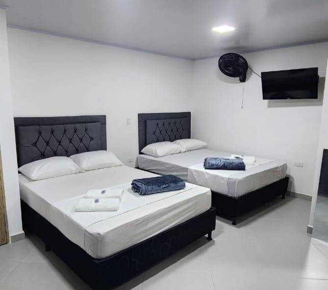 Hotel Medellin Calasanz Екстер'єр фото