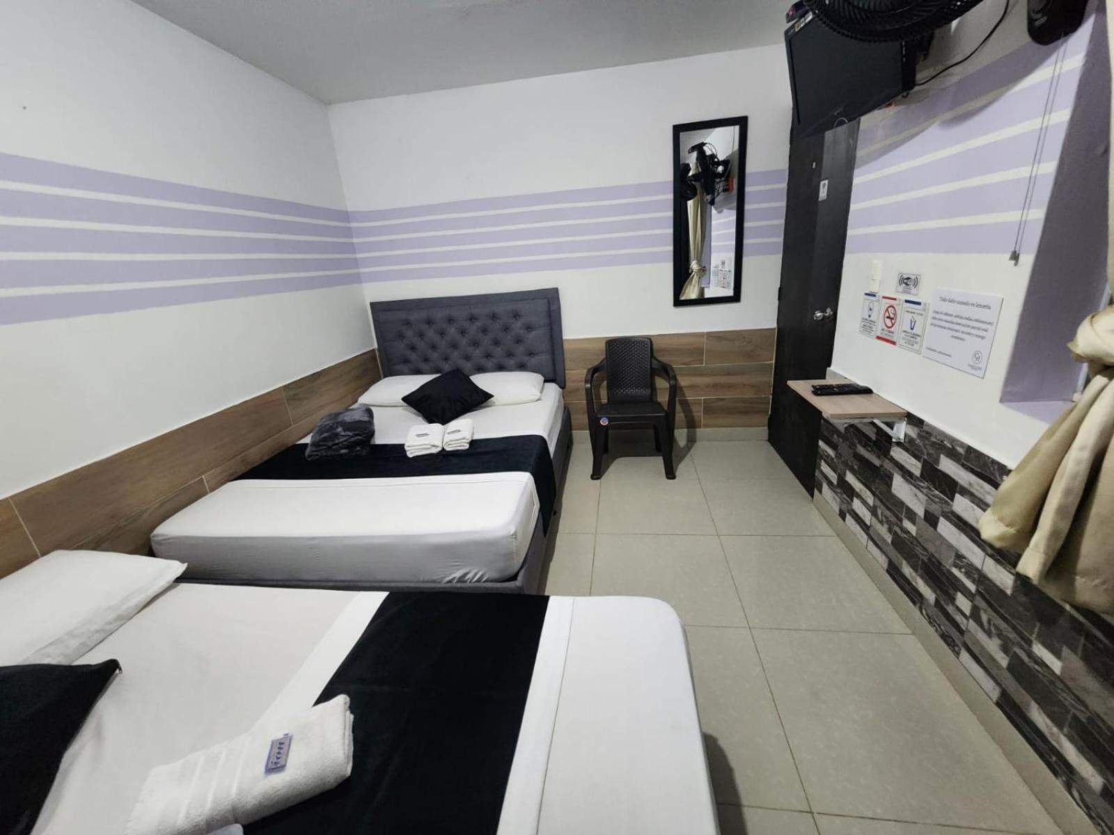 Hotel Medellin Calasanz Екстер'єр фото
