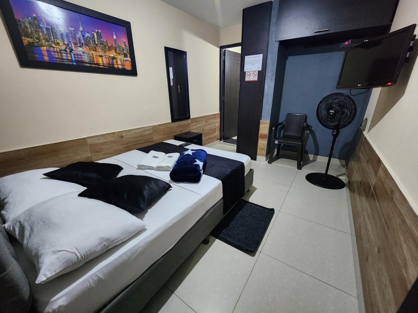 Hotel Medellin Calasanz Екстер'єр фото