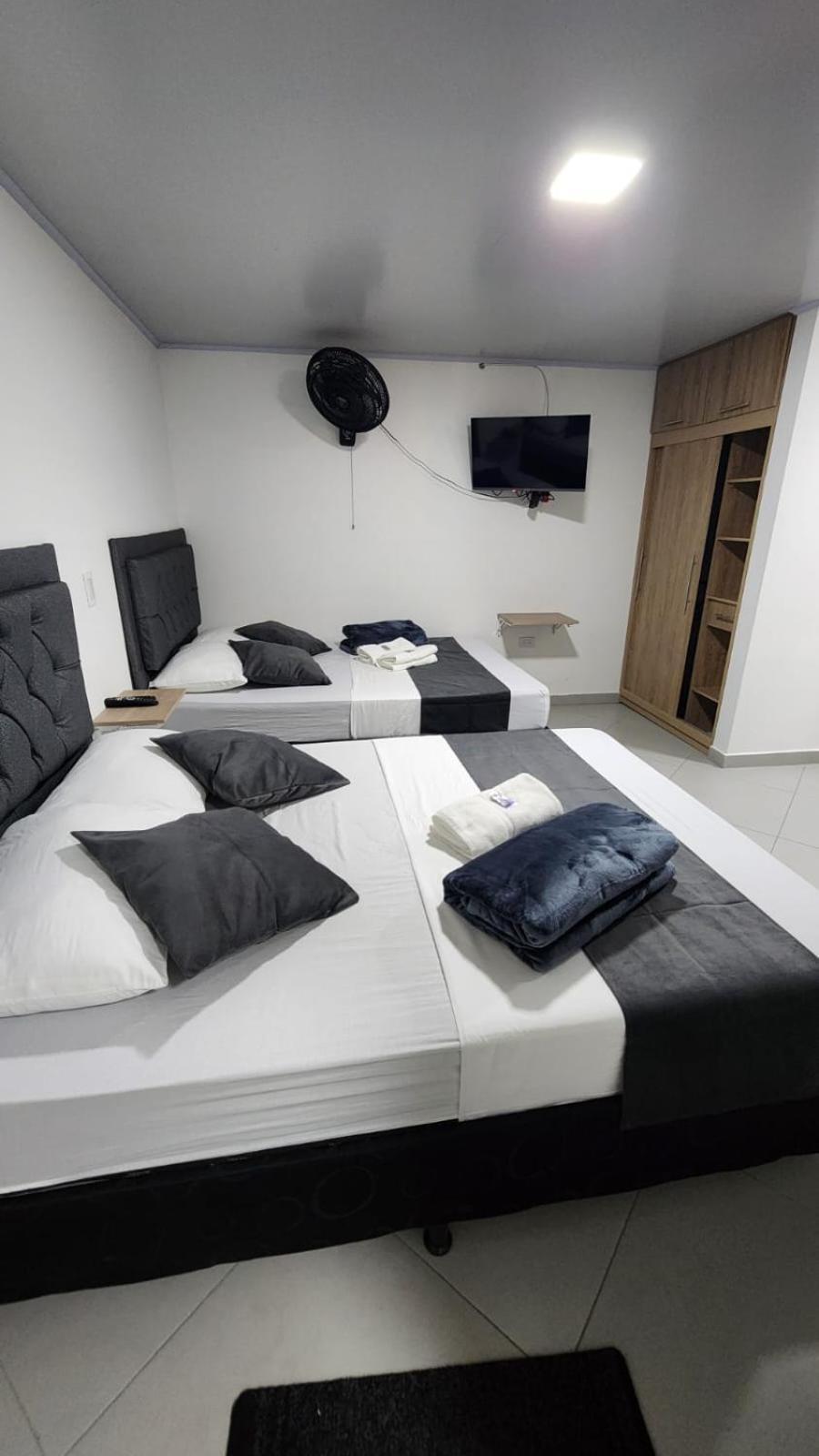 Hotel Medellin Calasanz Екстер'єр фото