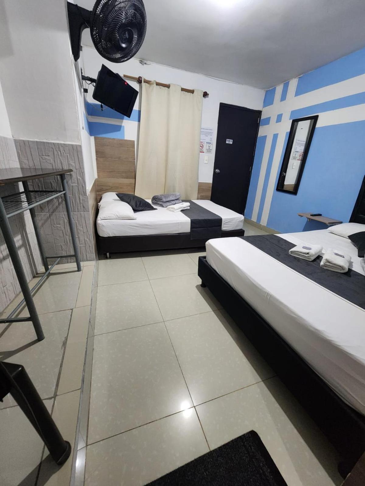 Hotel Medellin Calasanz Екстер'єр фото