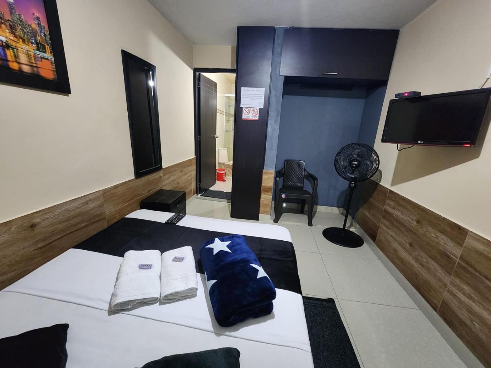 Hotel Medellin Calasanz Екстер'єр фото
