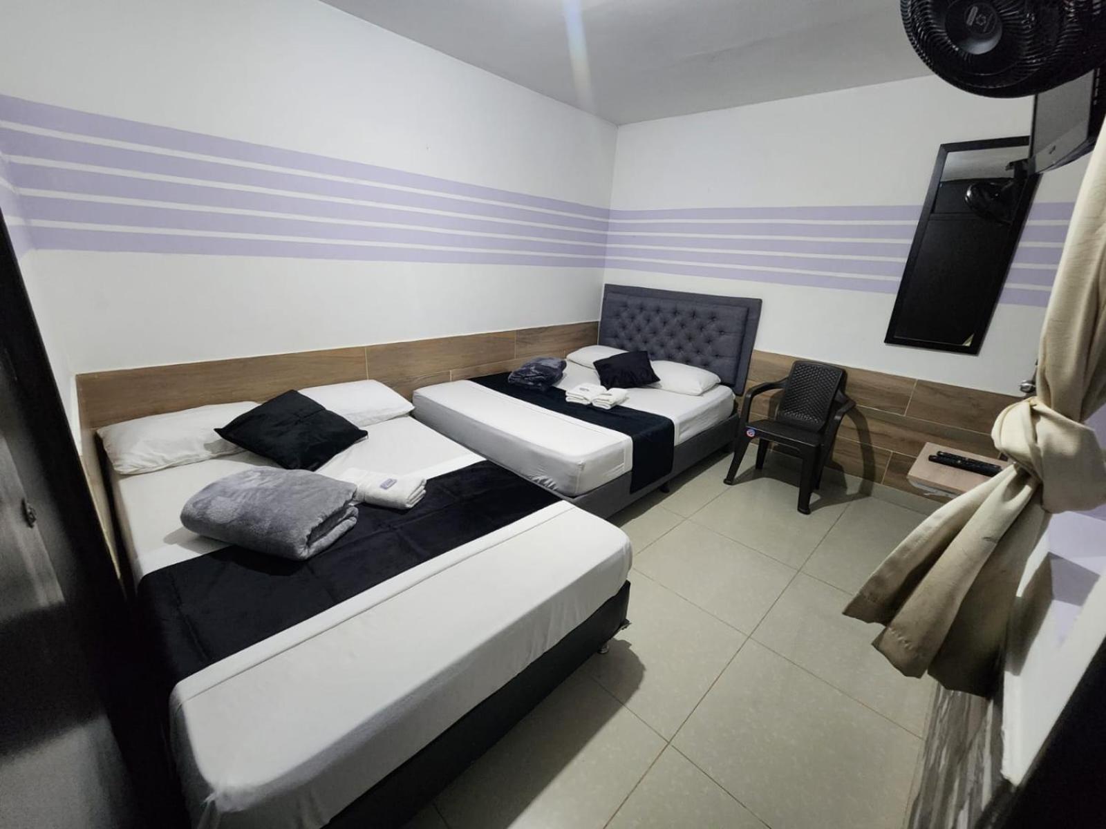 Hotel Medellin Calasanz Екстер'єр фото