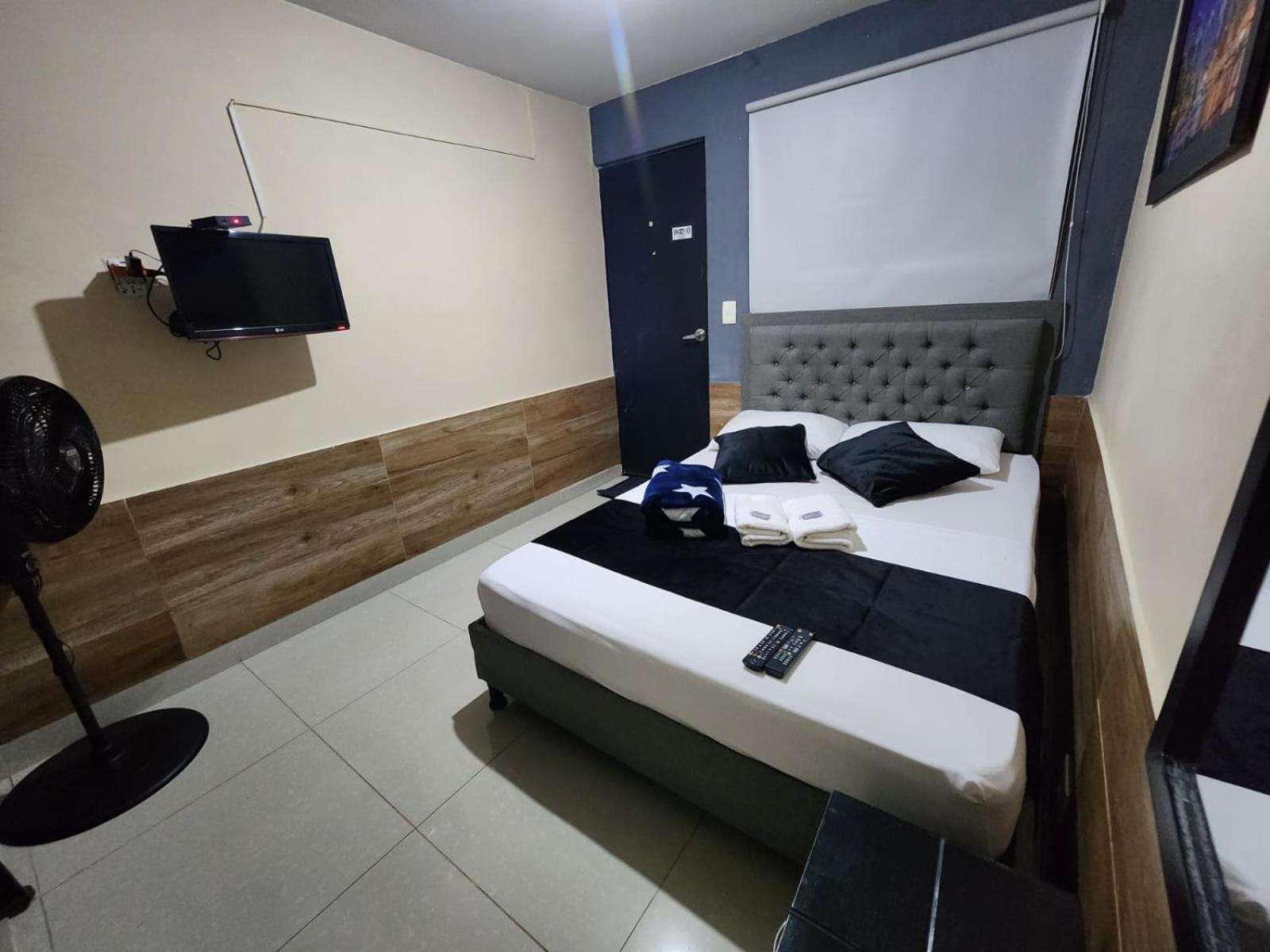 Hotel Medellin Calasanz Екстер'єр фото