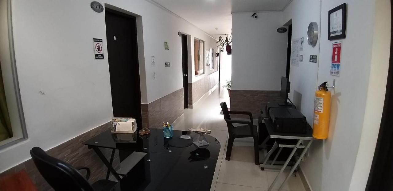 Hotel Medellin Calasanz Екстер'єр фото